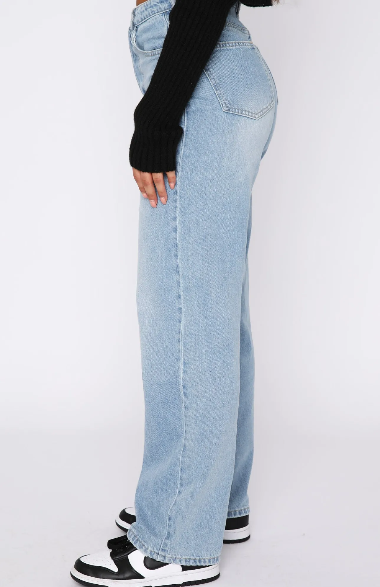 White Fox Boutique One Call Away Jeans Vintage Mid blue Sale